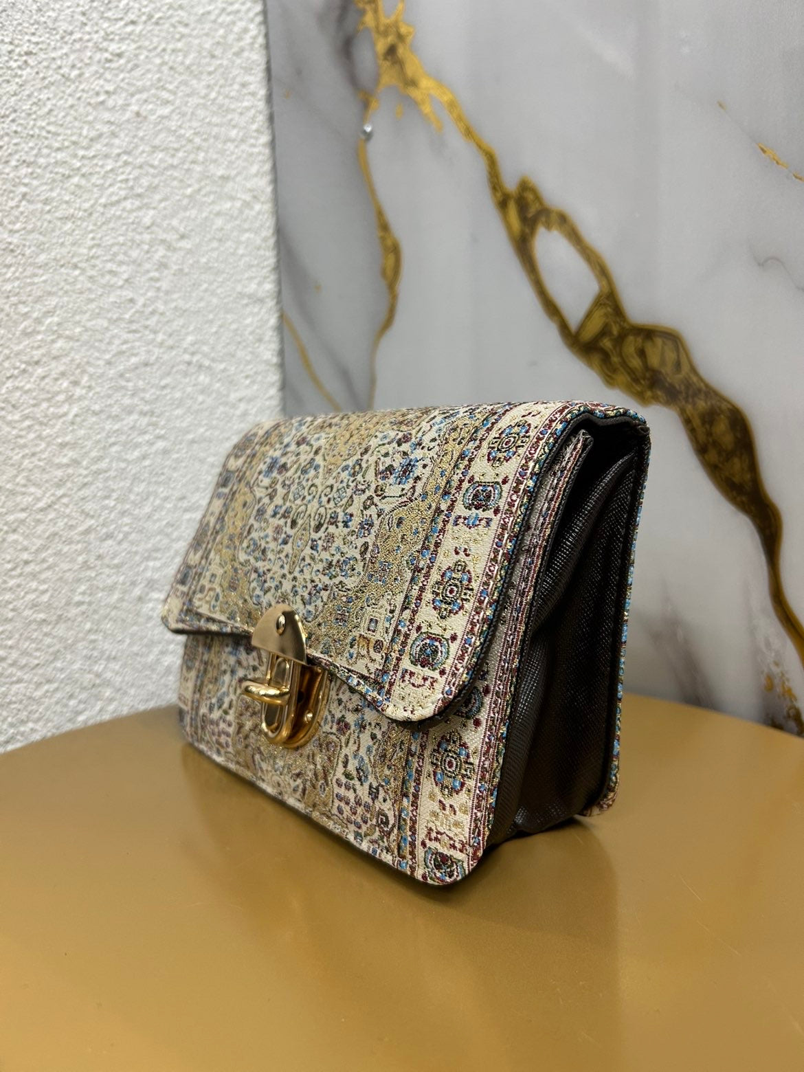 Sac brodé rouge Alhambra Couture