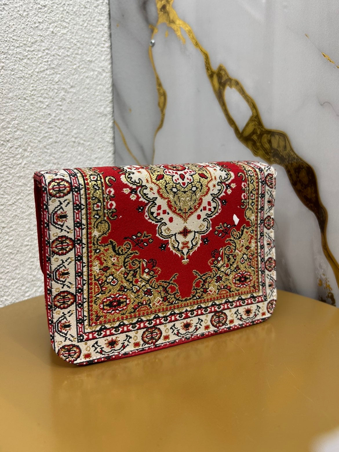 Sac brodé rouge Alhambra Couture