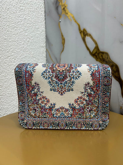 Sac brodé rouge Alhambra Couture