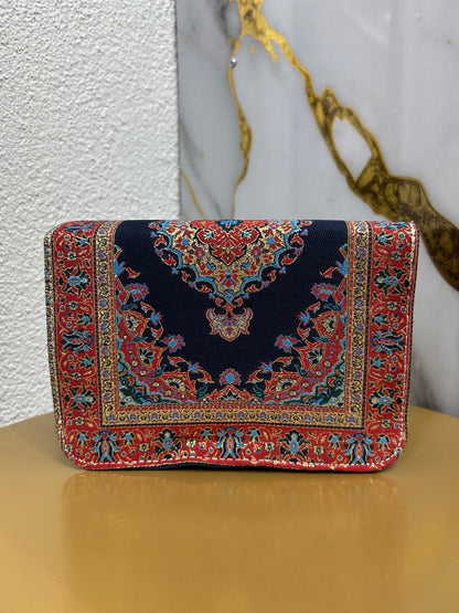 Sac brodé rouge Alhambra Couture
