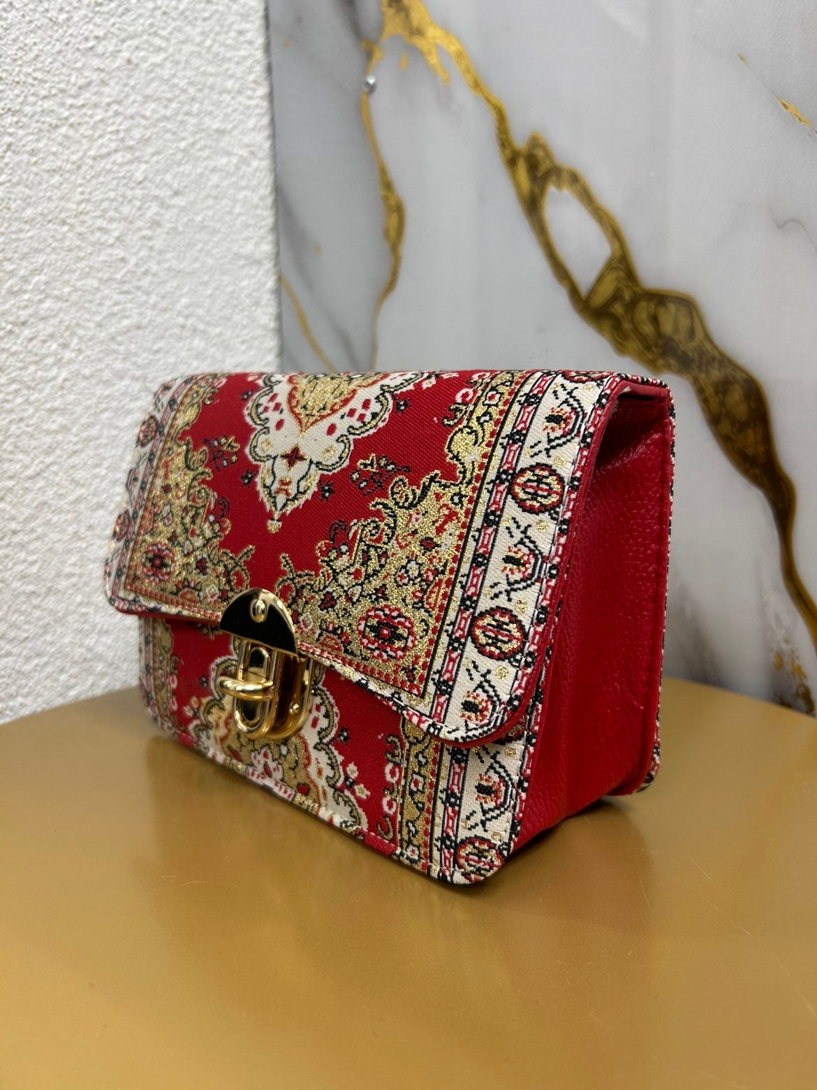Sac brodé rouge Alhambra Couture