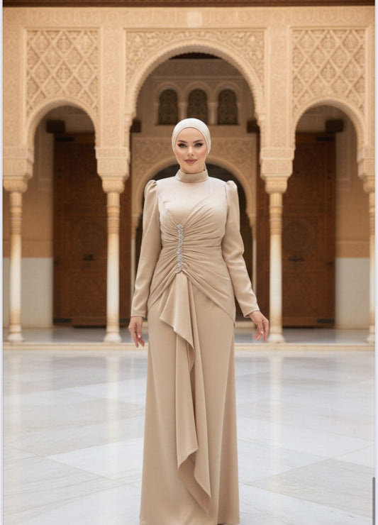 Robe de soirée beige en satin à strass Alhambra Couture